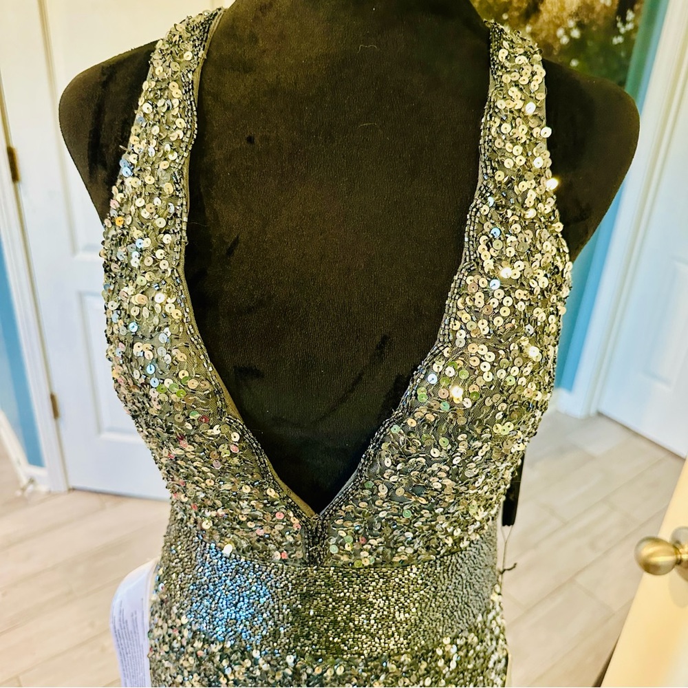 Mac Duggal Sequin V-Neck Empire Waist Sleeveless  Gown Size 8 Charcoal NWT 4930 - Picture 15 of 15